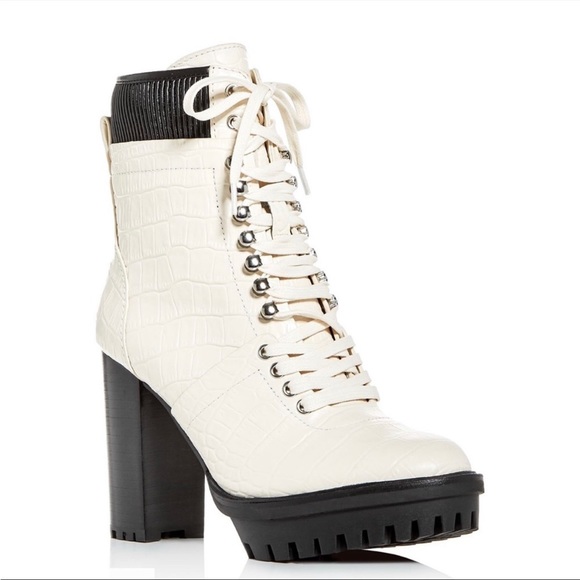 ❤️🔥Vince Camuto Ivory MotoBoots❤️🔥
